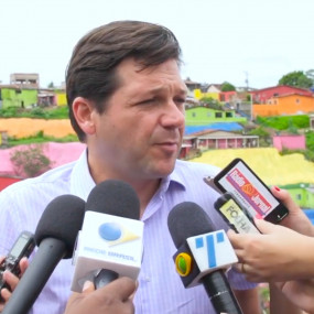 Vídeo mostra a ação do Mais Vida nos Morros no Alto do Maracanã, com entrevista do prefeito do Recife (2017-2020) Geraldo Julio