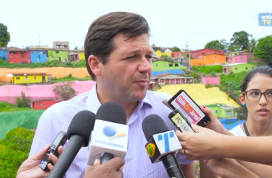 Vídeo mostra a ação do Mais Vida nos Morros no Alto do Maracanã, com entrevista do prefeito do Recife (2017-2020) Geraldo Julio